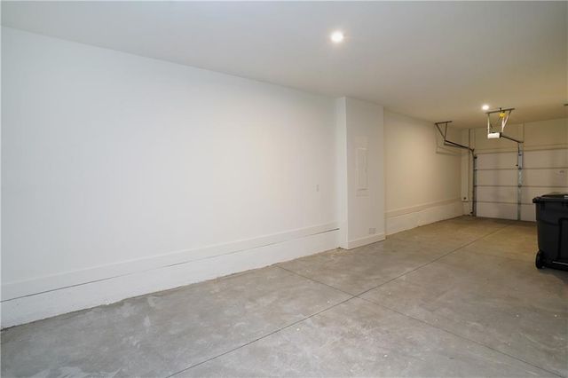 154 Chestnut Circle 80, Atlanta, GA 30342