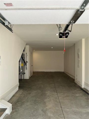 154 Chestnut Circle 80, Atlanta, GA 30342