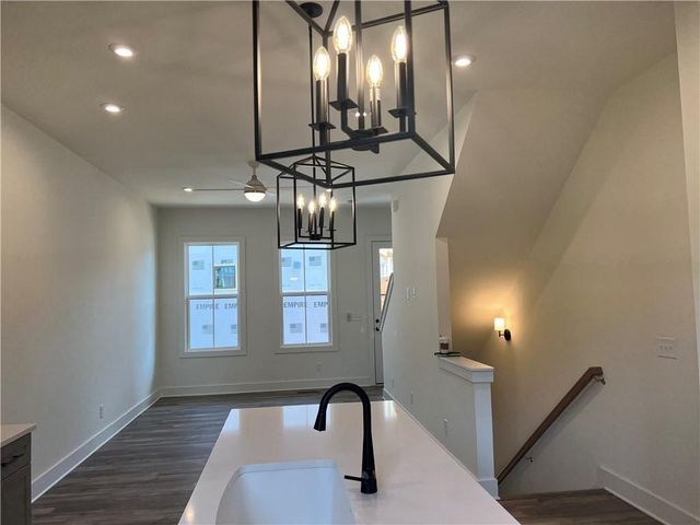 154 Chestnut Circle 80, Atlanta, GA 30342