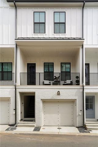 154 Chestnut Circle 80, Atlanta, GA 30342