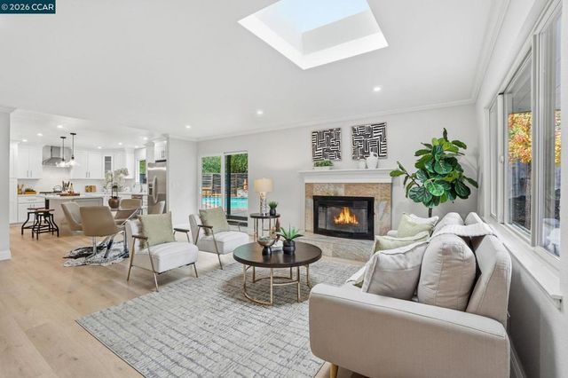 289 Sierra Dr, Walnut Creek, CA 94596