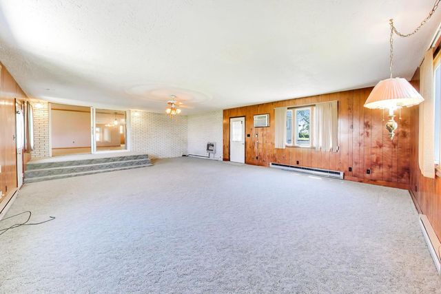 20 N Carbon Hill Road, Coal City, IL 60416