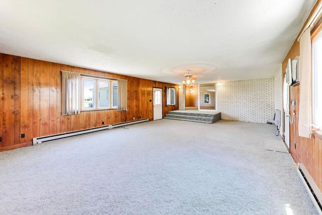 20 N Carbon Hill Road, Coal City, IL 60416