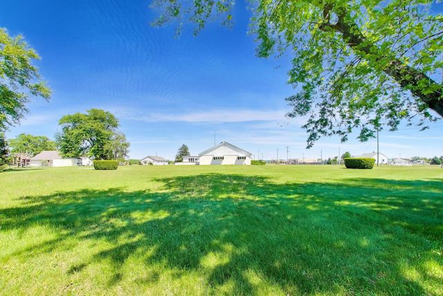 20 N Carbon Hill Road, Coal City, IL 60416