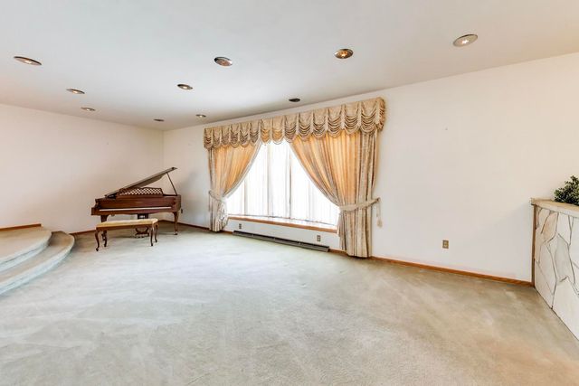 20 N Carbon Hill Road, Coal City, IL 60416