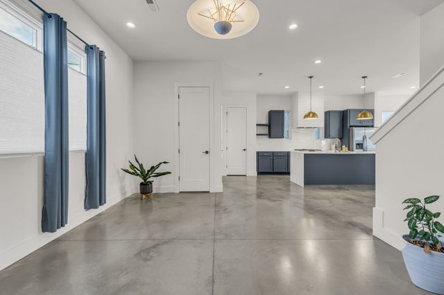 715 32nd Ave, N, Nashville, TN 37209