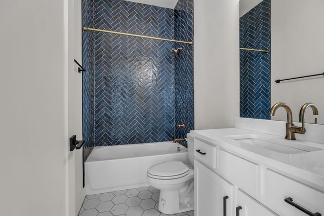 715 32nd Ave, N, Nashville, TN 37209