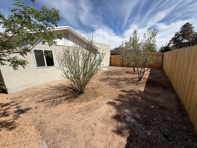 3745 San Isidro Street NW, Albuquerque, NM 87107