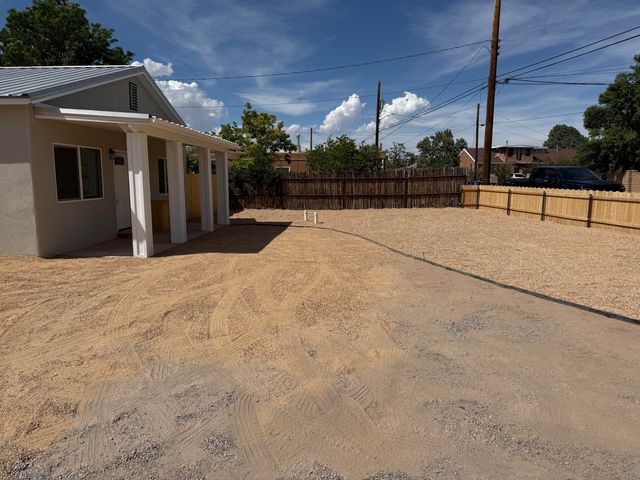 3745 San Isidro Street NW, Albuquerque, NM 87107