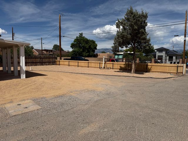 3745 San Isidro Street NW, Albuquerque, NM 87107