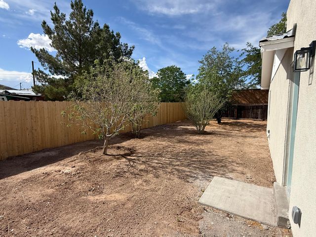 3745 San Isidro Street NW, Albuquerque, NM 87107