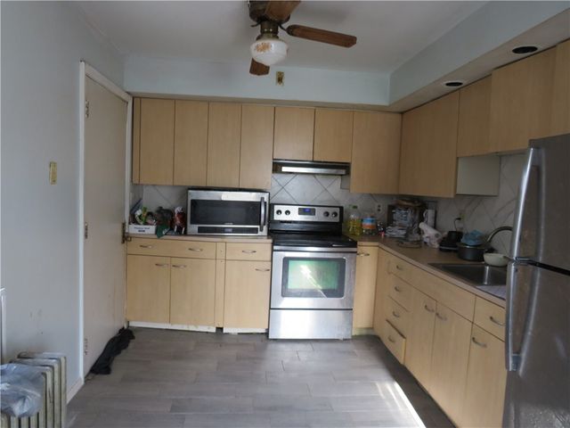 1216 Amanda St, Carrick, PA 15210