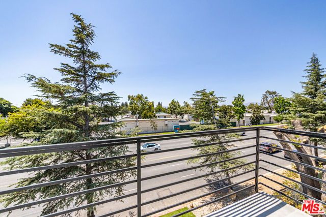 6702 Balboa Boulevard A, Van Nuys (los Angeles), CA 91406