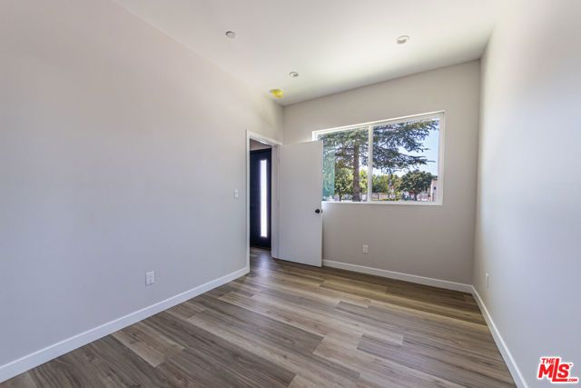 6702 Balboa Boulevard A, Van Nuys (los Angeles), CA 91406