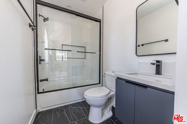 6702 Balboa Boulevard A, Van Nuys (los Angeles), CA 91406