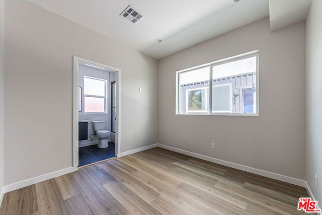 6702 Balboa Boulevard A, Van Nuys (los Angeles), CA 91406