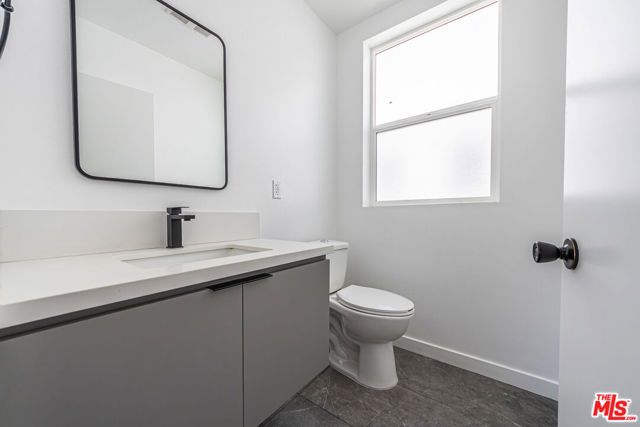 6702 Balboa Boulevard A, Van Nuys (los Angeles), CA 91406