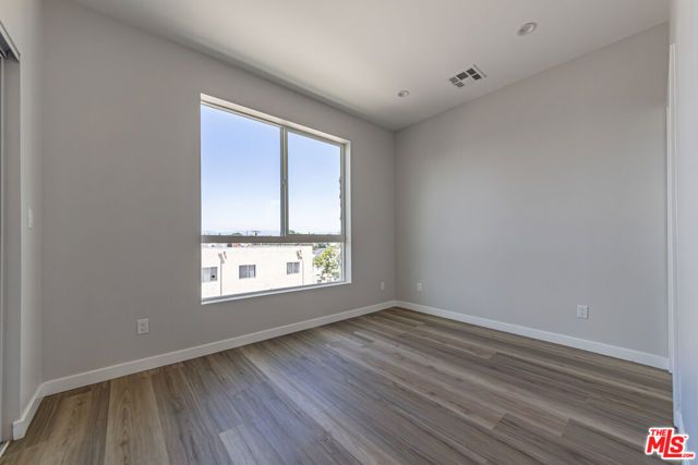 6702 Balboa Boulevard A, Van Nuys (los Angeles), CA 91406