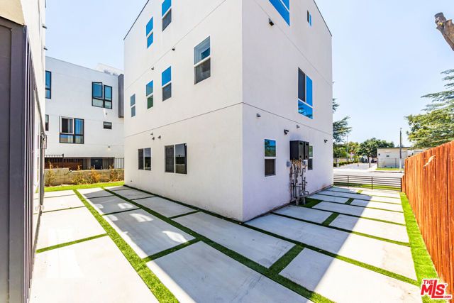 6702 Balboa Boulevard A, Van Nuys (los Angeles), CA 91406