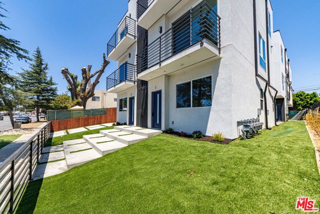 6702 Balboa Boulevard A, Van Nuys (los Angeles), CA 91406