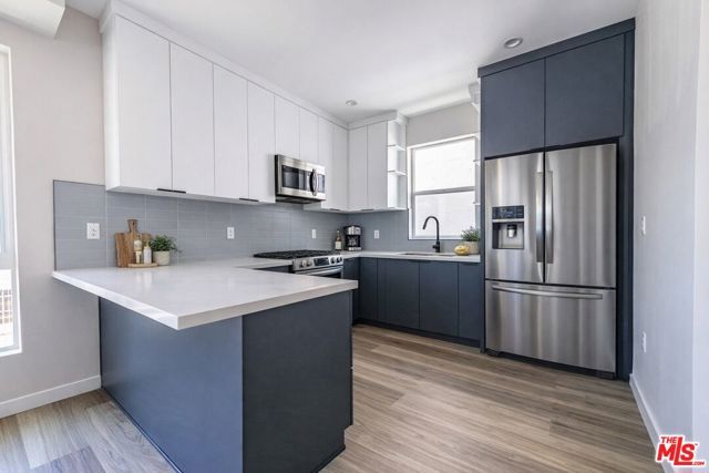 6702 Balboa Boulevard A, Van Nuys (los Angeles), CA 91406
