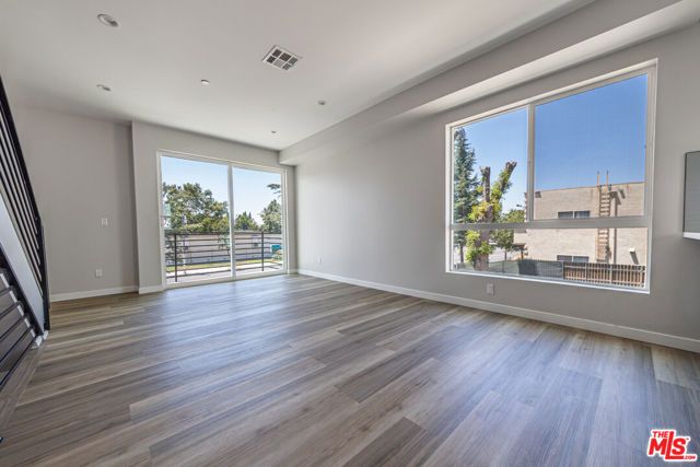 6702 Balboa Boulevard A, Van Nuys (los Angeles), CA 91406