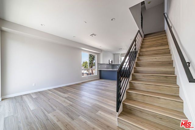 6702 Balboa Boulevard A, Van Nuys (los Angeles), CA 91406