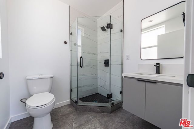 6702 Balboa Boulevard A, Van Nuys (los Angeles), CA 91406