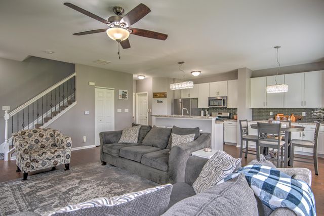 231 Sweetbriar Court, Lowell, IN 46356