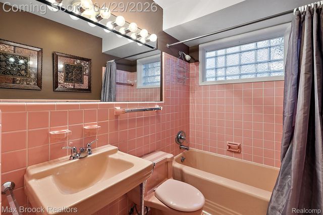 810 CHESTNUT Street, Birmingham, MI 48009