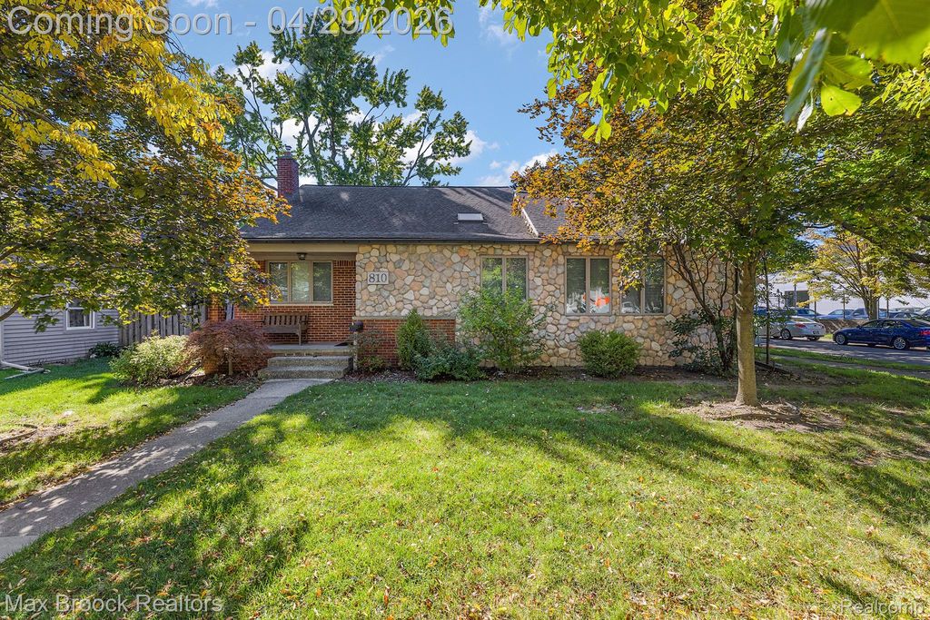 810 CHESTNUT Street, Birmingham, MI 48009