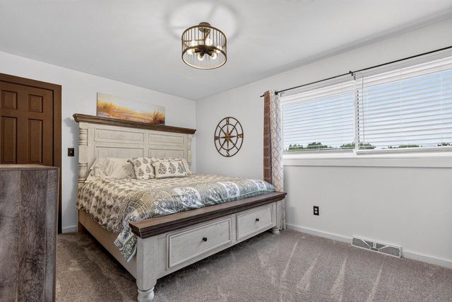 5280 Augustine Pointe COURT, Colgate, WI 53017