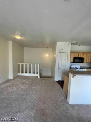 6316 BEIGE BLUFF Street 201, North Las Vegas, NV 89081