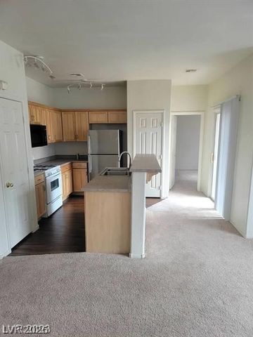 6316 BEIGE BLUFF Street 201, North Las Vegas, NV 89081
