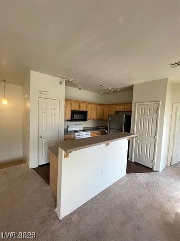 6316 BEIGE BLUFF Street 201, North Las Vegas, NV 89081