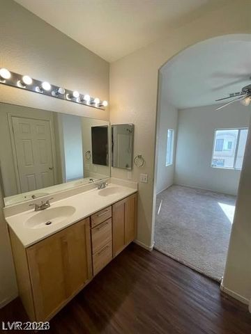 6316 BEIGE BLUFF Street 201, North Las Vegas, NV 89081