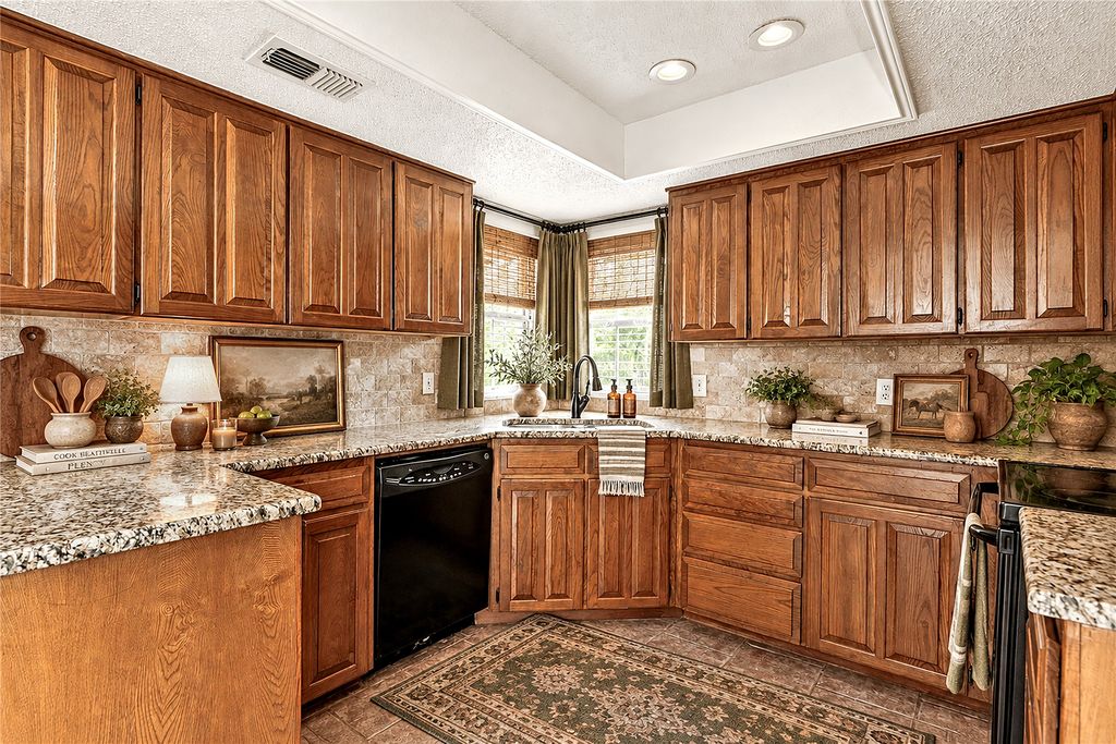 6403 Aires Drive, Arlington, TX 76001 — photo 5