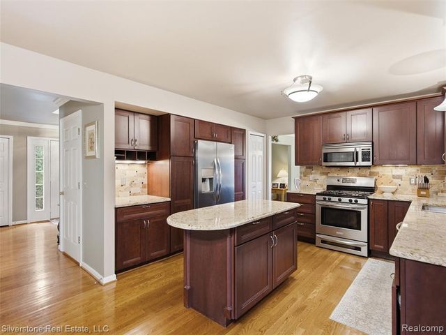 6577 Edith Court, Troy, MI 48085