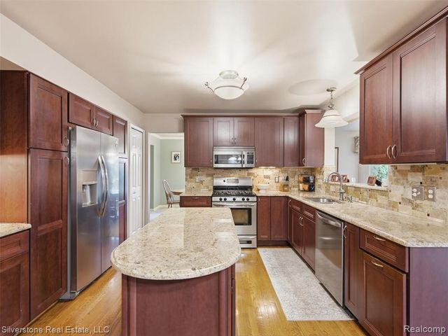 6577 Edith Court, Troy, MI 48085