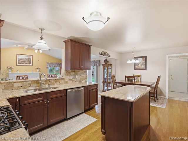 6577 Edith Court, Troy, MI 48085