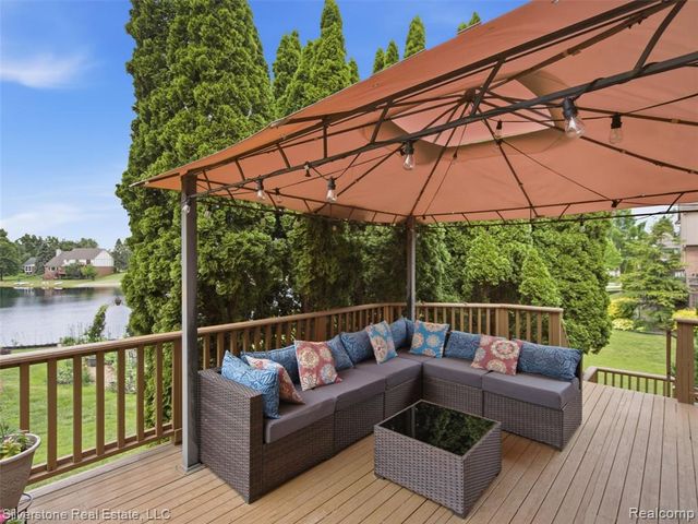 6577 Edith Court, Troy, MI 48085