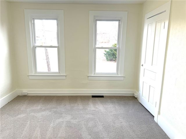 1137 Taylor Ave, New Kensington, PA 15068