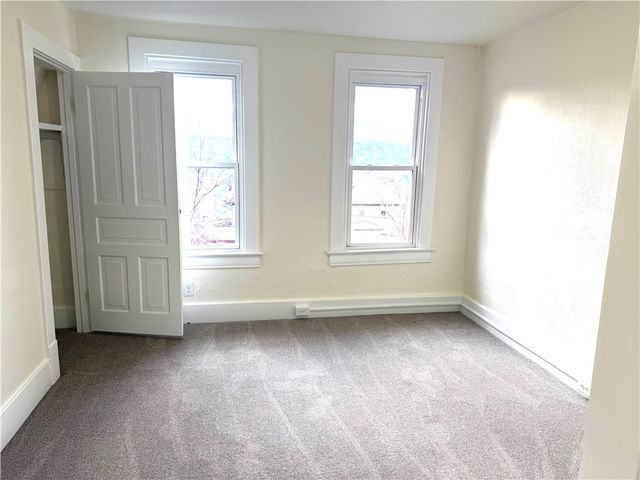 1137 Taylor Ave, New Kensington, PA 15068