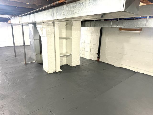 1137 Taylor Ave, New Kensington, PA 15068