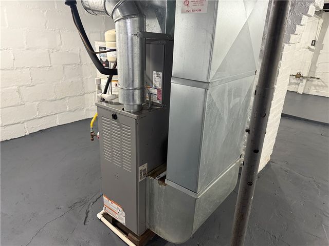 1137 Taylor Ave, New Kensington, PA 15068