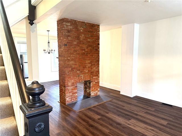 1137 Taylor Ave, New Kensington, PA 15068