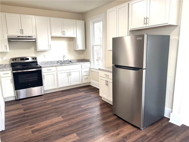 1137 Taylor Ave, New Kensington, PA 15068