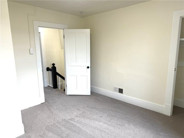 1137 Taylor Ave, New Kensington, PA 15068