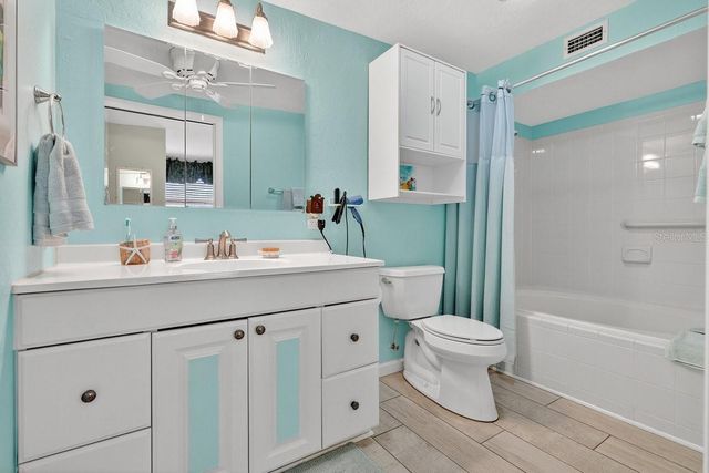 810 E 9TH AVENUE, New Smyrna Beach, FL 32169