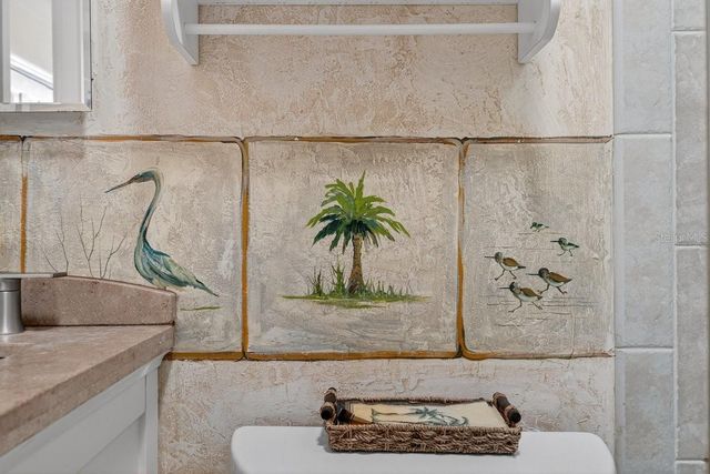 810 E 9TH AVENUE, New Smyrna Beach, FL 32169